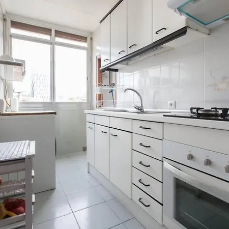 Modern Pad In A Great Old Barrio Apartament Barcelona