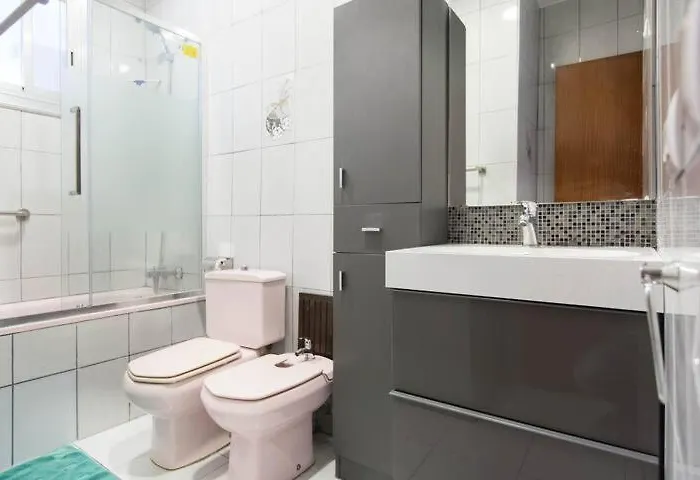 Appartamento Modern Pad In A Great Old Barrio Barcellona